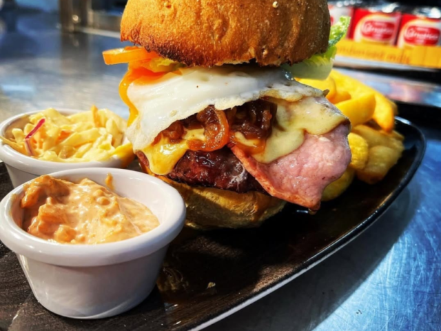 premium beef burger at the nags head restaurant in chichester