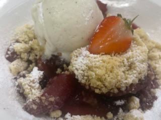 homemade crumble dessert at the nags head restaurant in chichester
